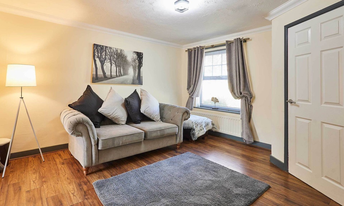 Kettering House | Host & Stay | Venture Park Villas