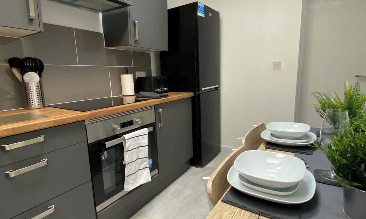 Weston Apartment | Host & Stay | Waterfront