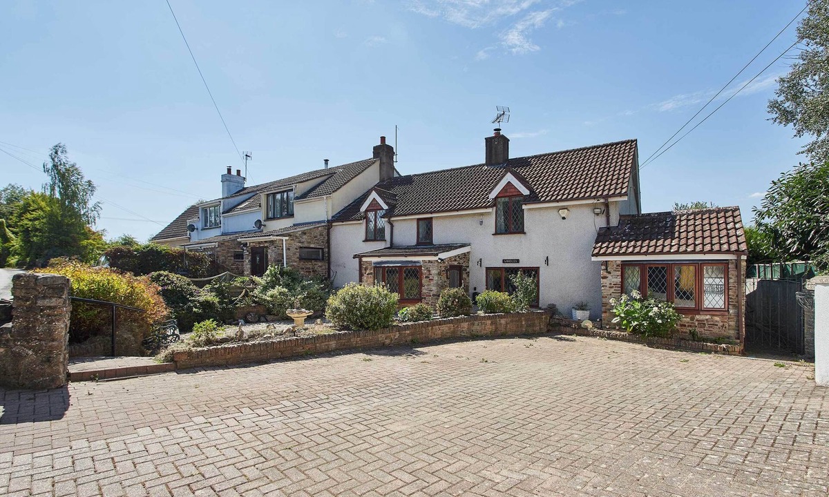 Wotton-under-Edge House | Host & Stay | Windles