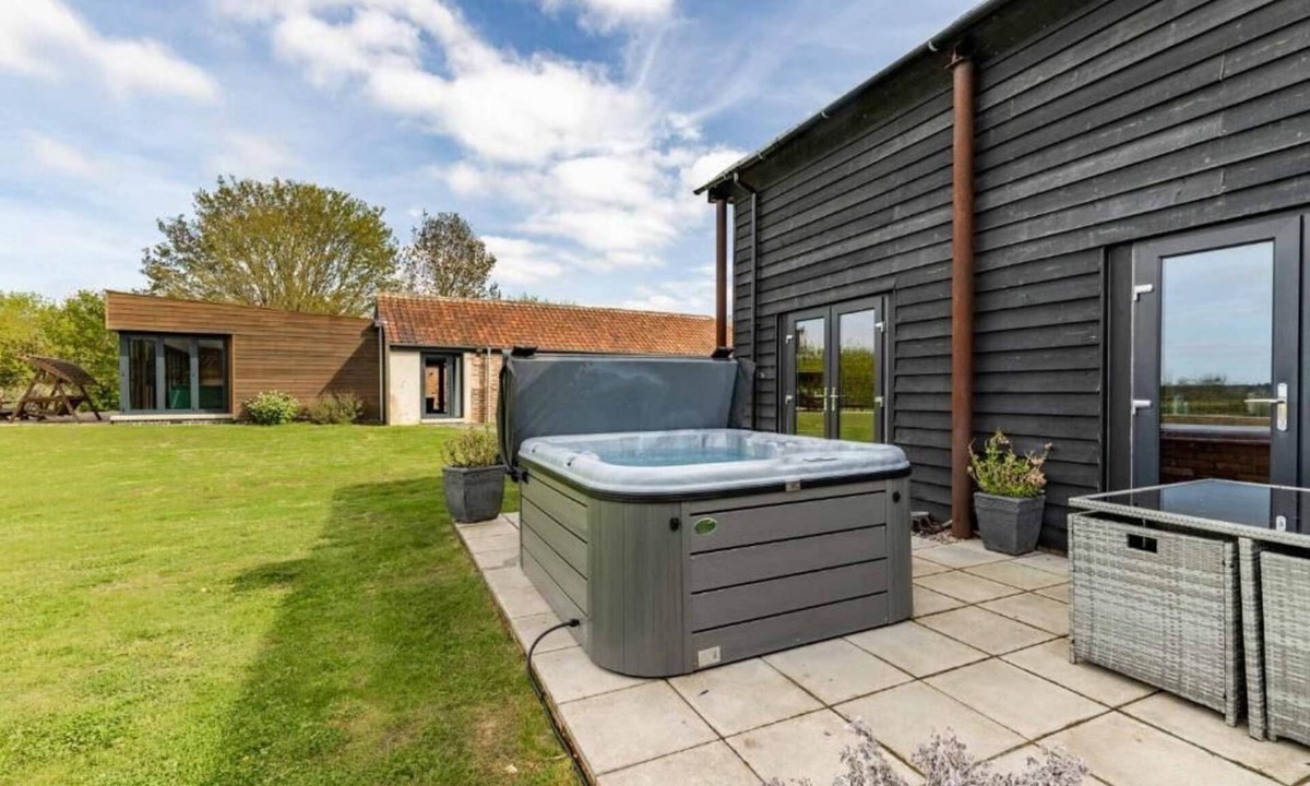 Haddiscoe Apartment | Host & Stay | Willow Barn