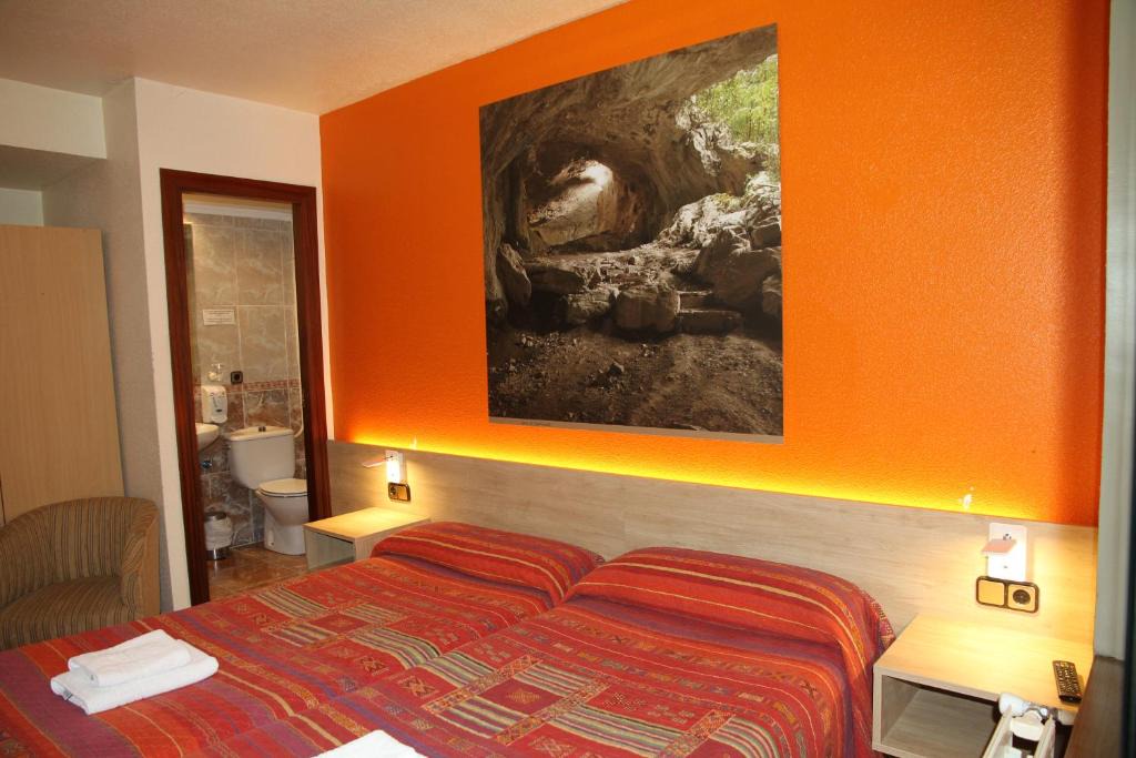 Ermitagana House | Hostal Acella