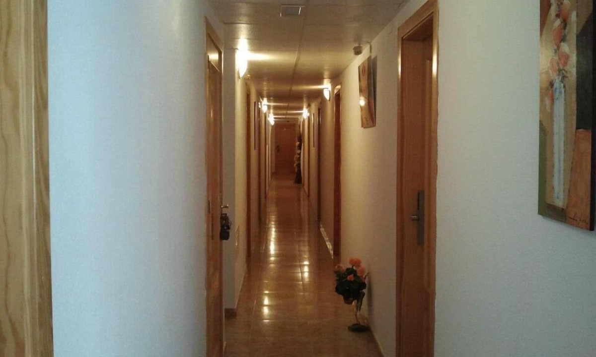 Arneva Hotel | Hostal Arneva
