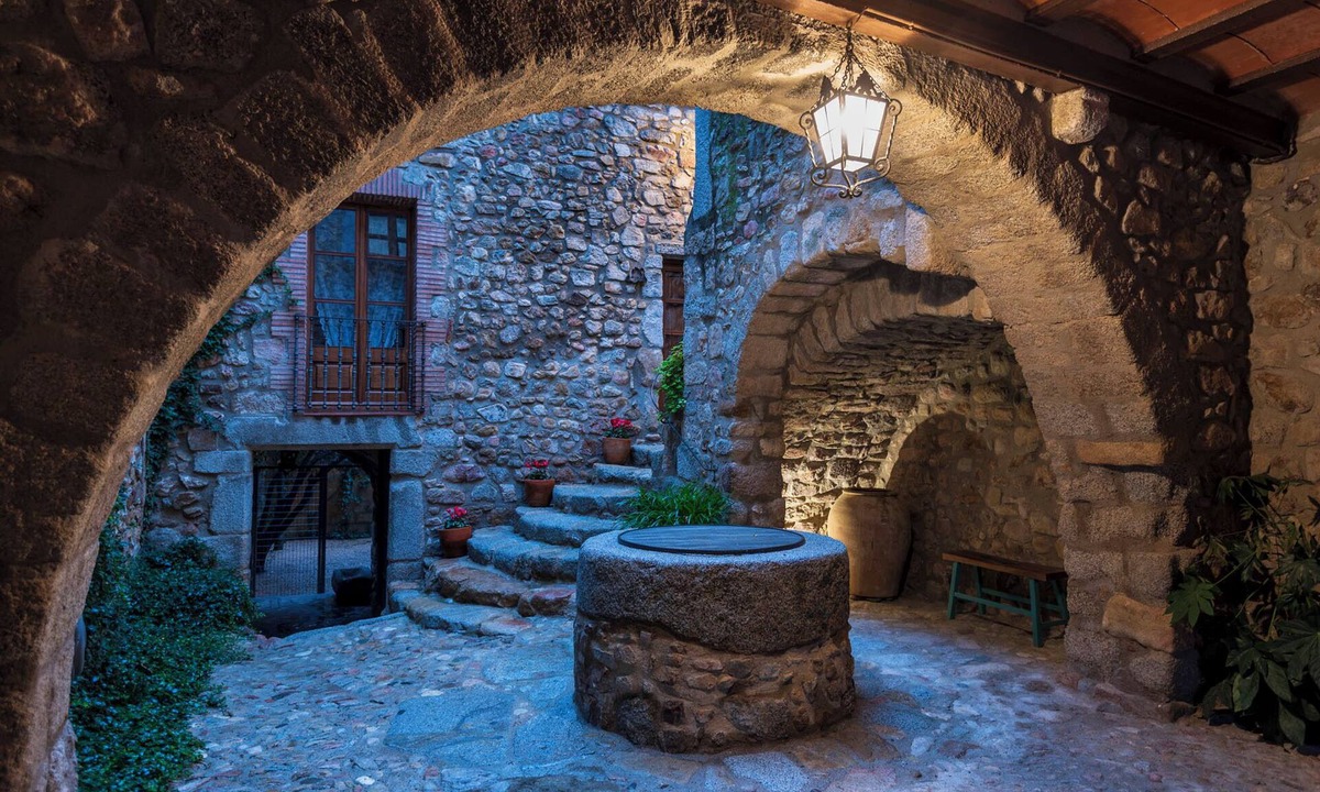 Capmany House | Hostal Can Xicu