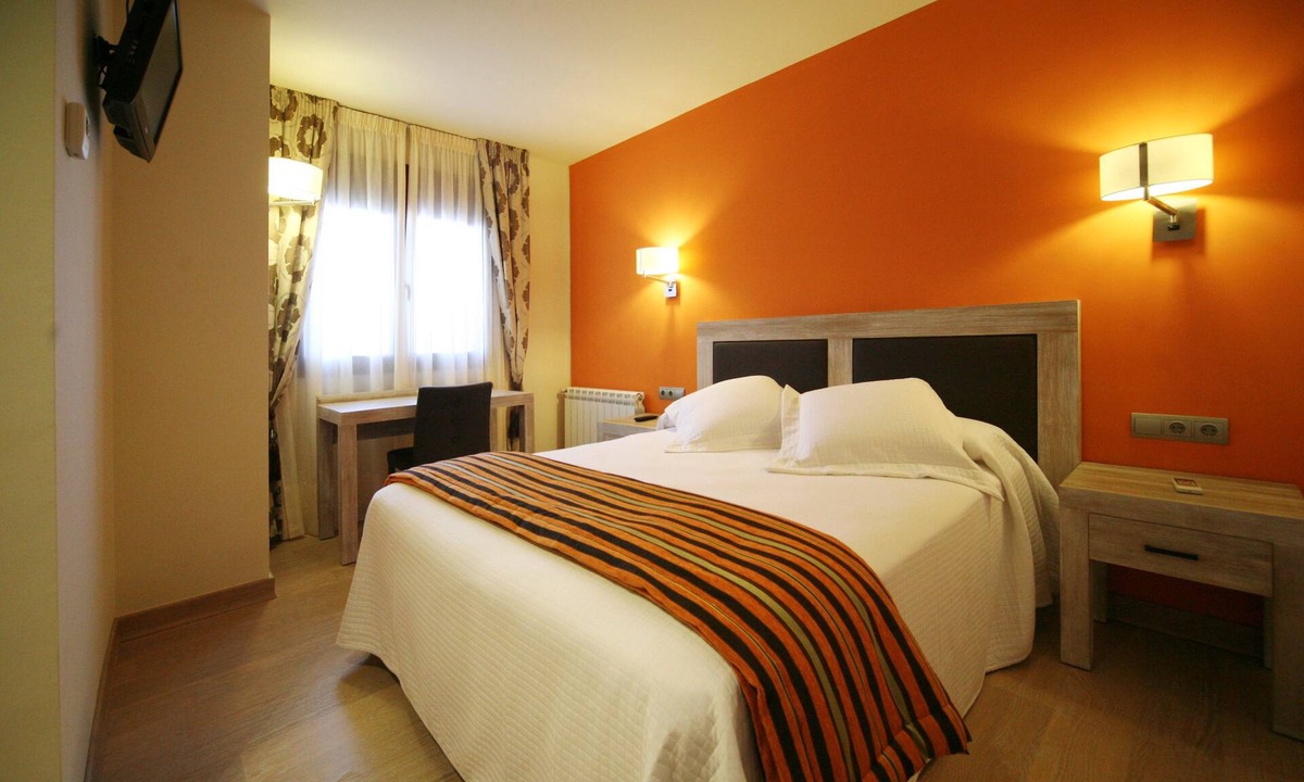 Albalate de Cinca Hostel | Hostal Casa Santos