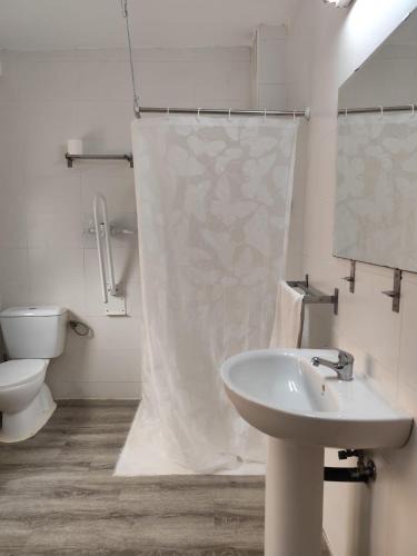 Romareda House | Hostal Castilla
