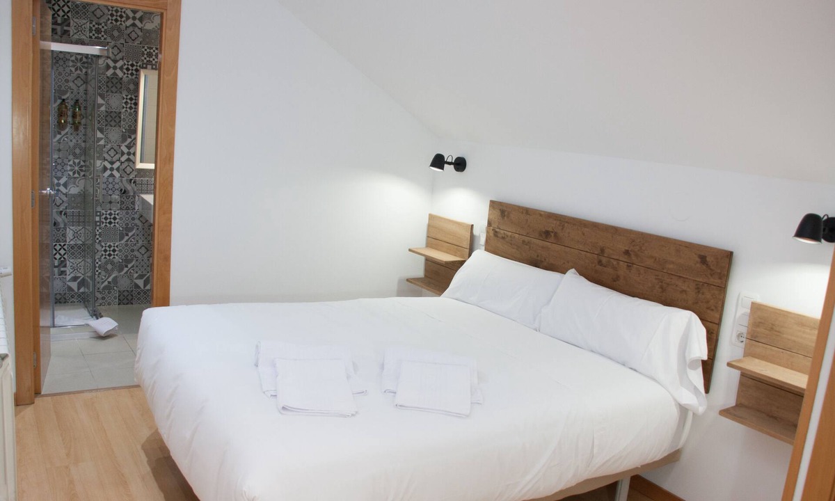 Burgos Hostel | Hostal Cuéntame Evolución Auto check-in