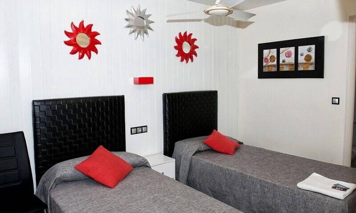 Castello d'Empuries Hostel | Hostal Emporda