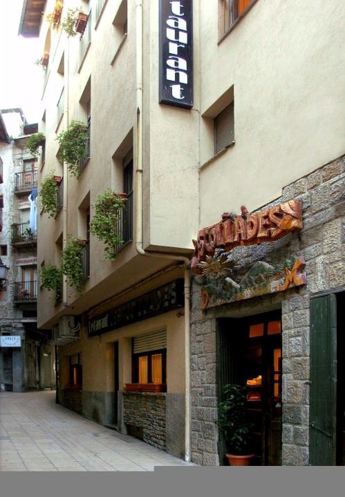 Sort Hostel | Hostal Les Collades