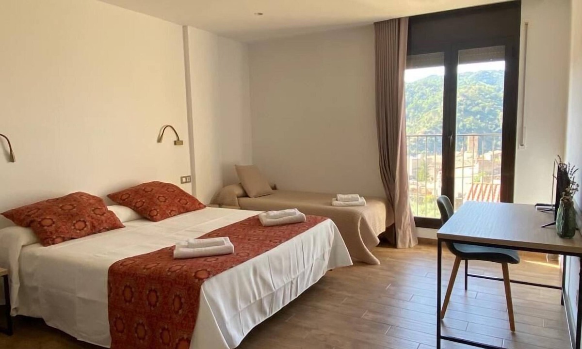 Poboleda Hostel | Hostal Mussols