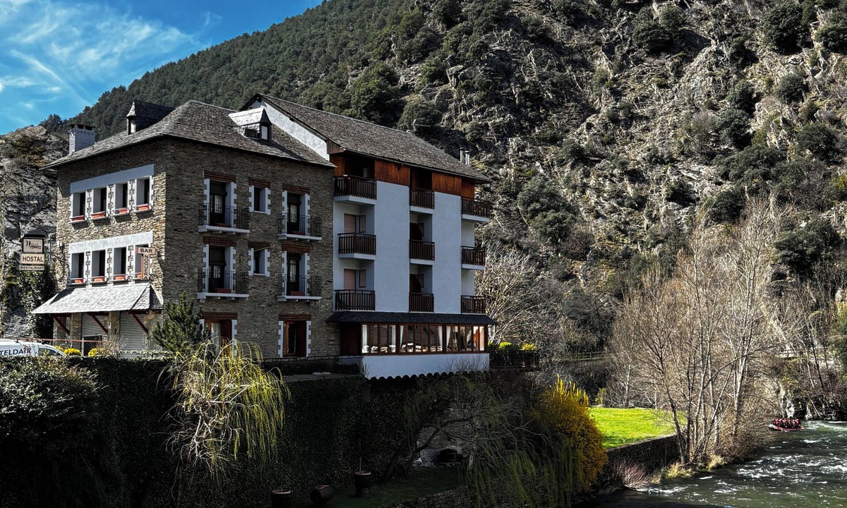 Llavorsi Hostel | Hostal Noguera