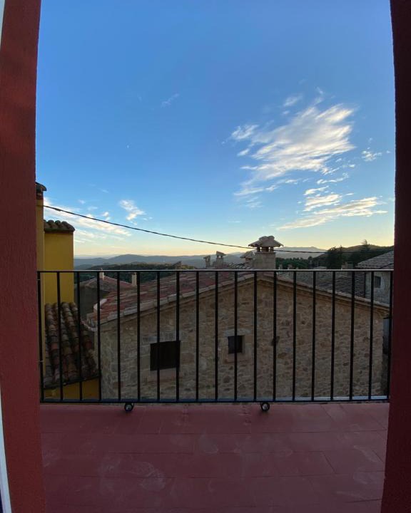 La Vajol House | Hostal Restaurant Casa Comaulis