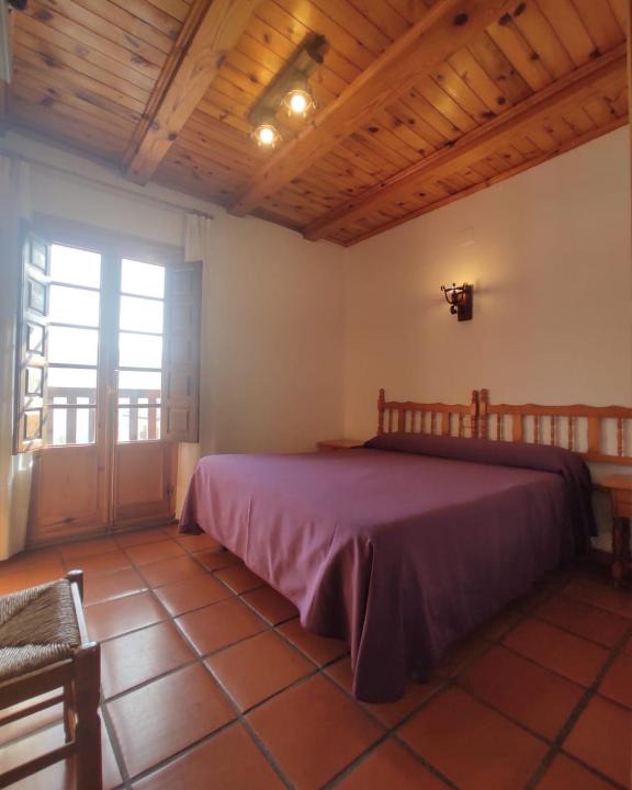 Tragacete House | Hostal Restaurante Serrania