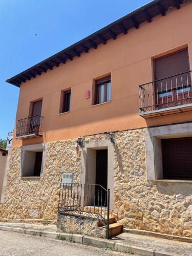 Ucero House | Hostal rural en el Cañón del Río Lobos