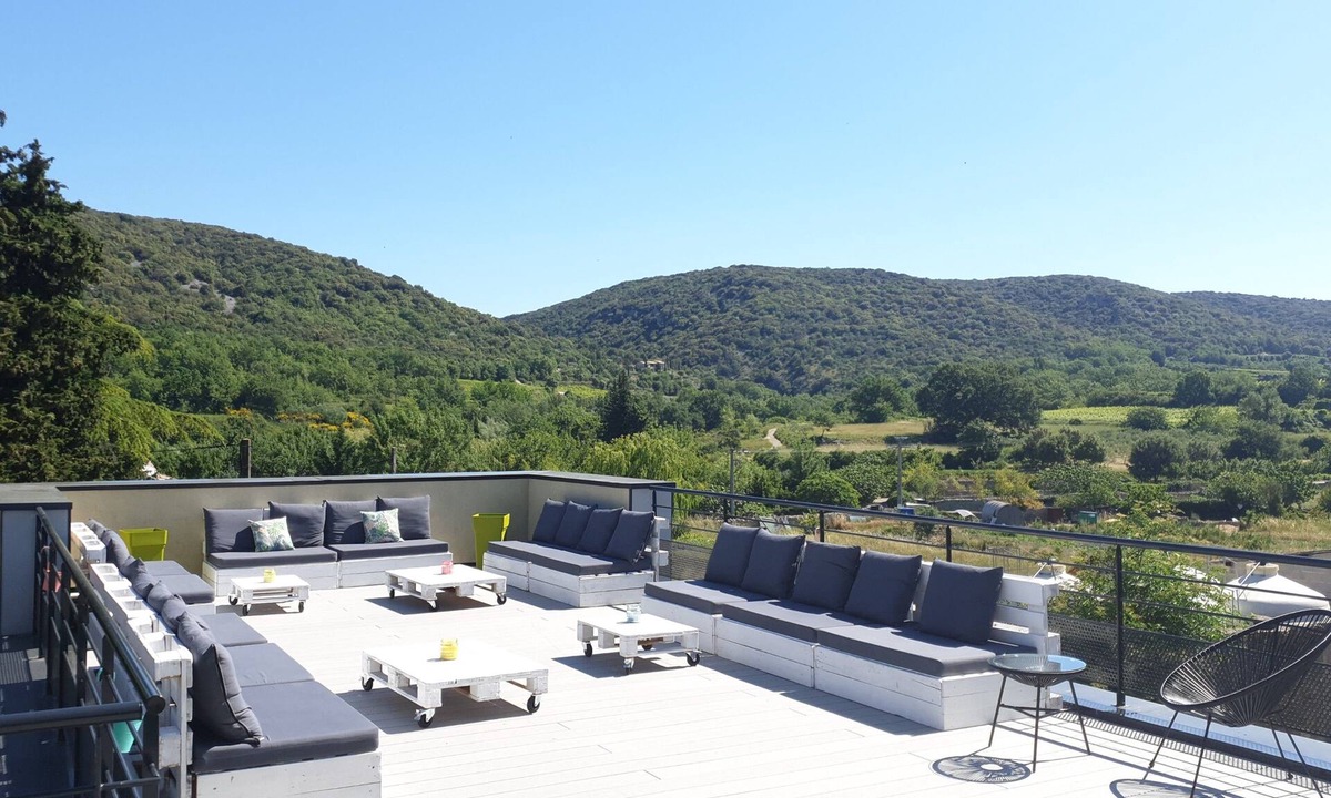 Saint-Andre-de-Roquepertuis Hostel | Hostel Les Terrasses du Roc