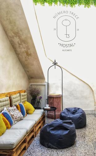 Campoamor Hostel | Hostel Numero Trece - Albergue Juvenil - FREE towels, coffee & tea, remote check-in