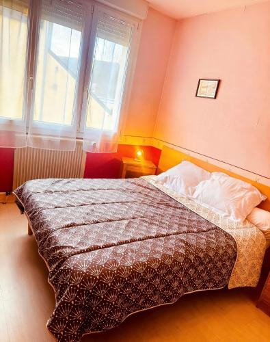 Villaines-la-Juhel House | Hostellerie de la juhel