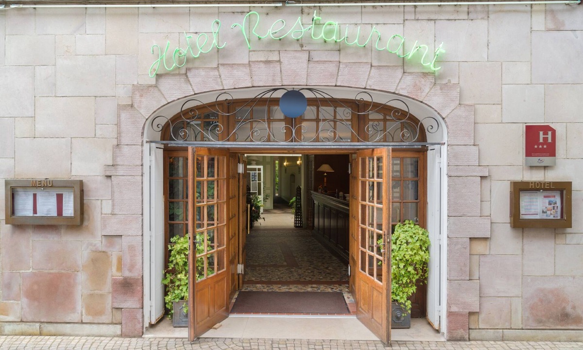 Paray-le-Monial Hotel | Hostellerie des Trois Pigeons