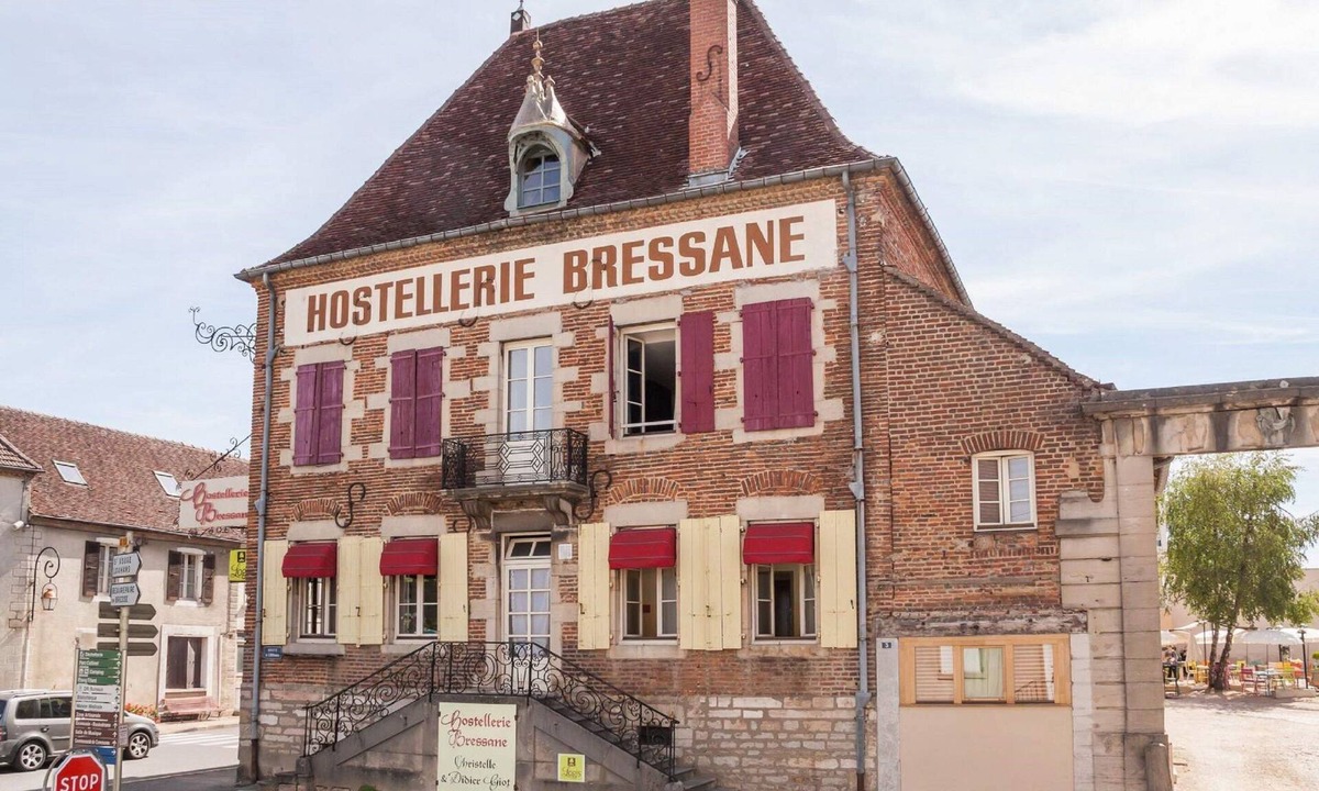 Saint-Germain-du-Bois Hotel | Hostellerie Bressane
