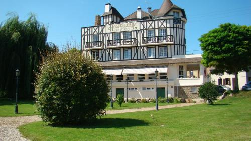Saint-Pierre-du-Vauvray Hotel | Hostellerie Saint Pierre