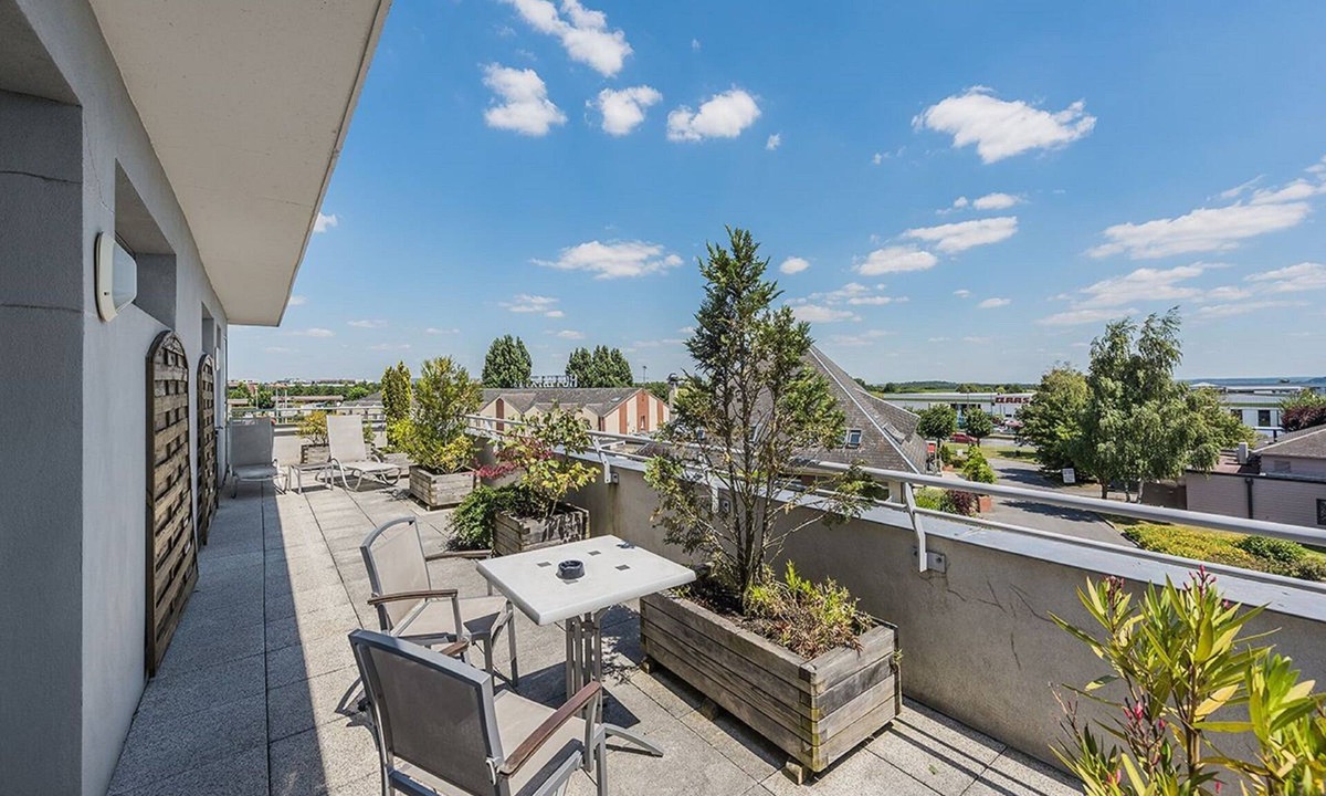 Beauvais Hotel | Hostellerie Saint Vincent Beauvais Aéroport