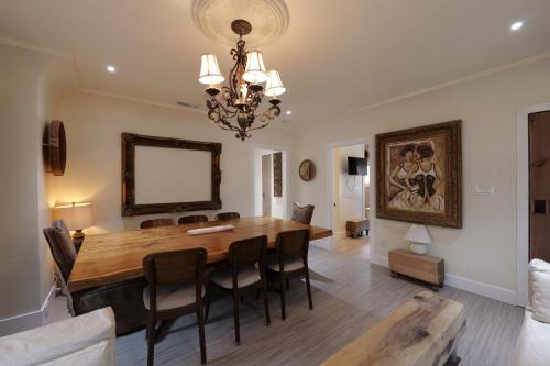 San Rafael House | Hosting Peace home