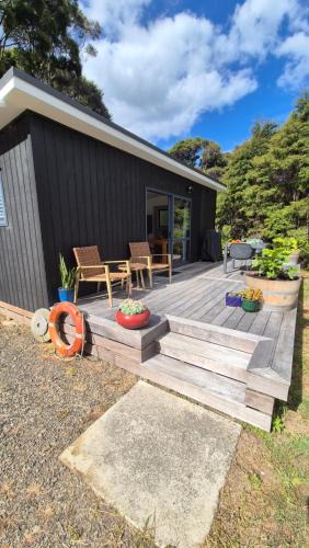 Whitianga House | Hosts on the Coast Fernhaven Cabin