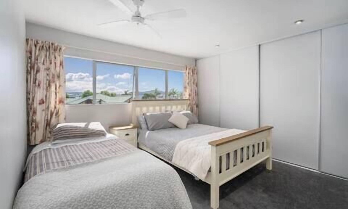 Whitianga House | Hosts on the Coast Pelicans Coastal Perch