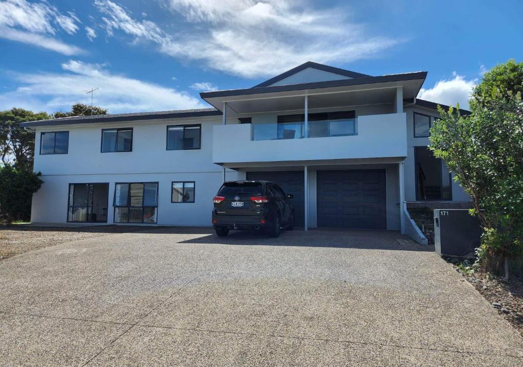 Whitianga House | Hosts on the Coast Top 100 on Centennial