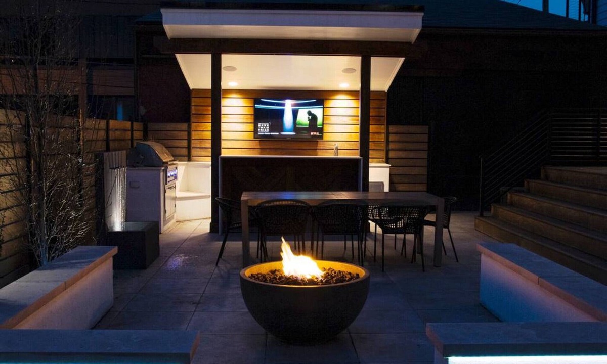 East Allegheny House | ★ HostWise Stays ★ Luxe Home| Dual Rooftop w/Skyline Views| Firepit