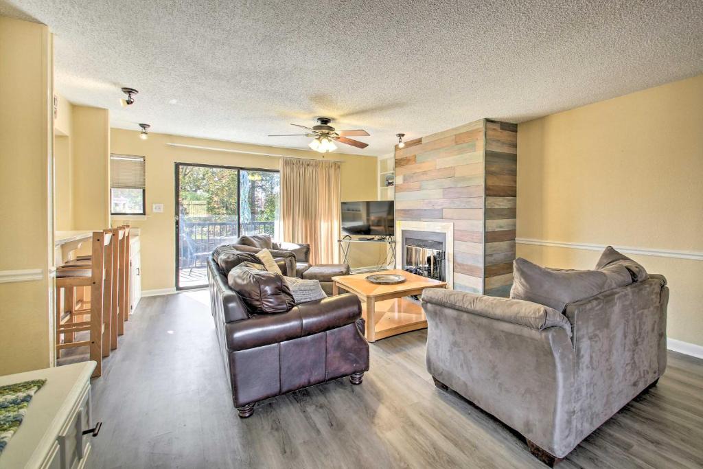 Lake Hamilton Apartment | Hot Springs Condo on Lake Hamilton with Resort Perks