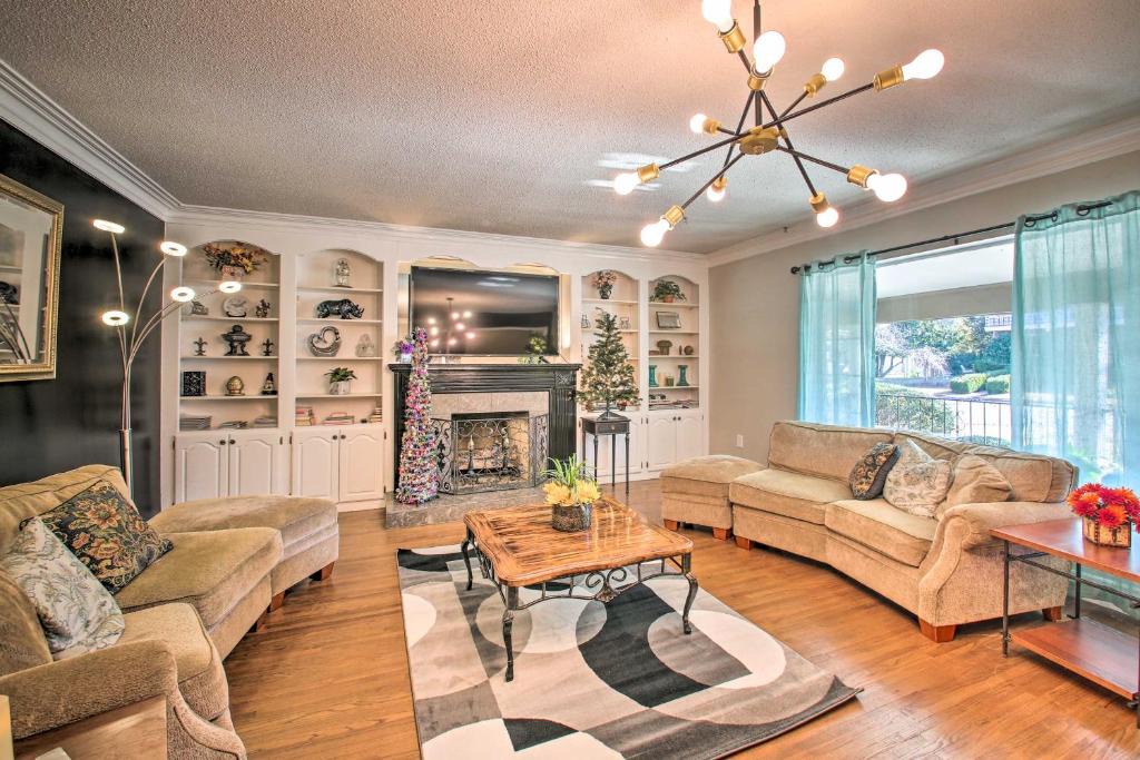 Hot Springs House | Hot Springs Home: Walk to Oaklawn!