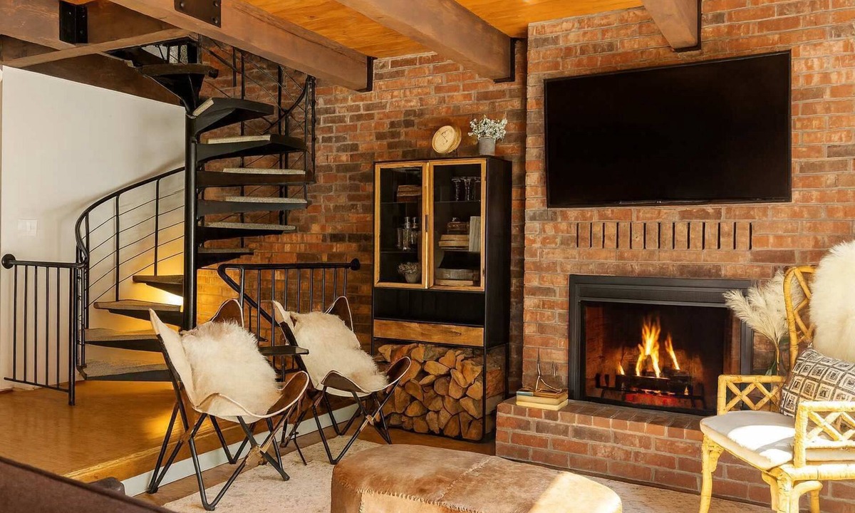 Stowe Area Condo | Hot Toddy: Cozy Fireplace | Stylish | Convenient