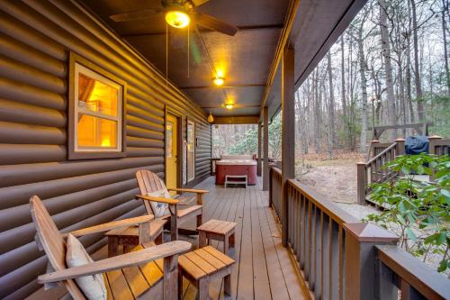 Mentone House | Hot Tub and Fire Pit Wooded Cabin Near DeSoto Park!