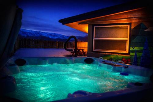 Red Butte House | Hot Tub Big Views Private Lot RV Parking Casper