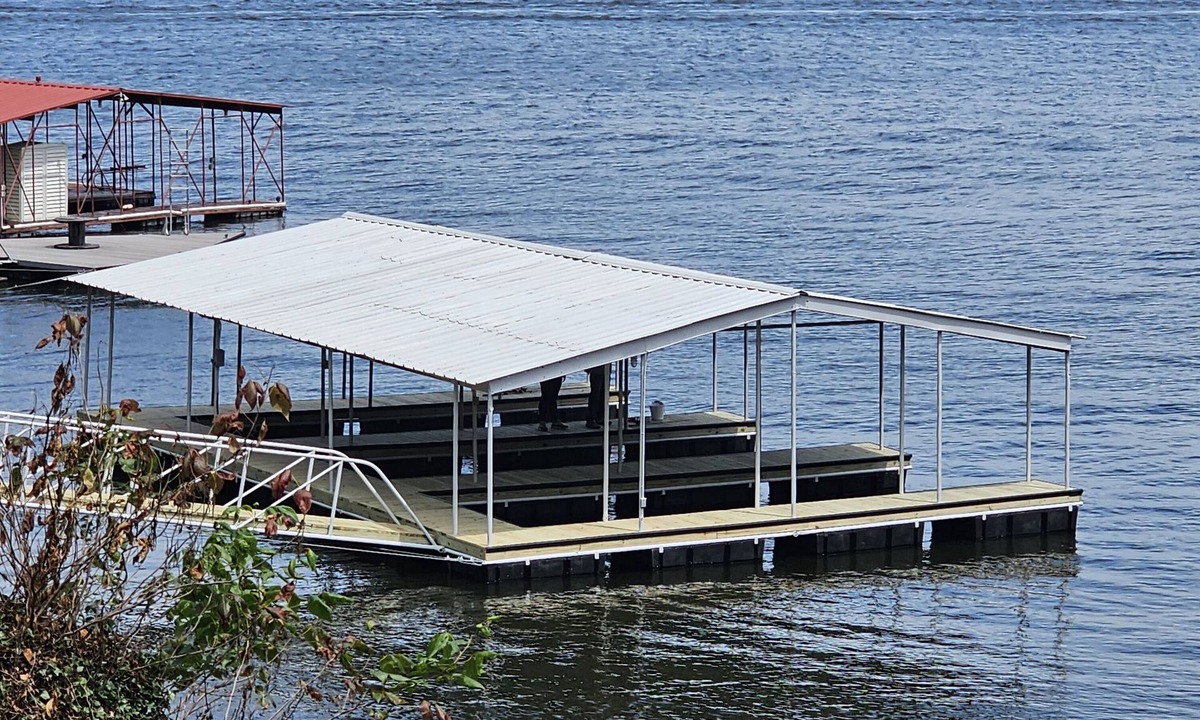 Tia Juana Cabin | Hot tub, boat dock and lakeside with this snug small cabin. TINY BEDROOMS