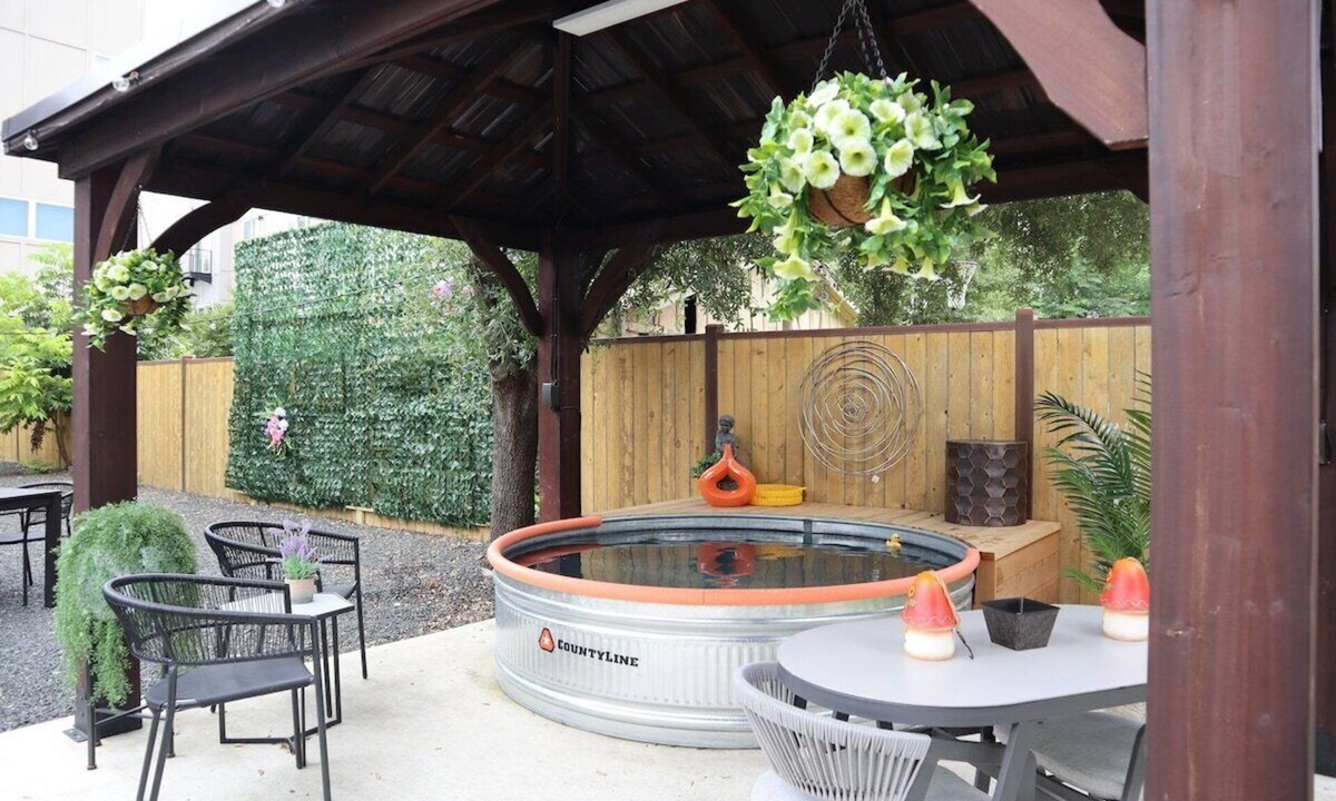 Tobin Hill House | Hot tub, Cowboy Pool-Near River Walk, Pearl Dist.