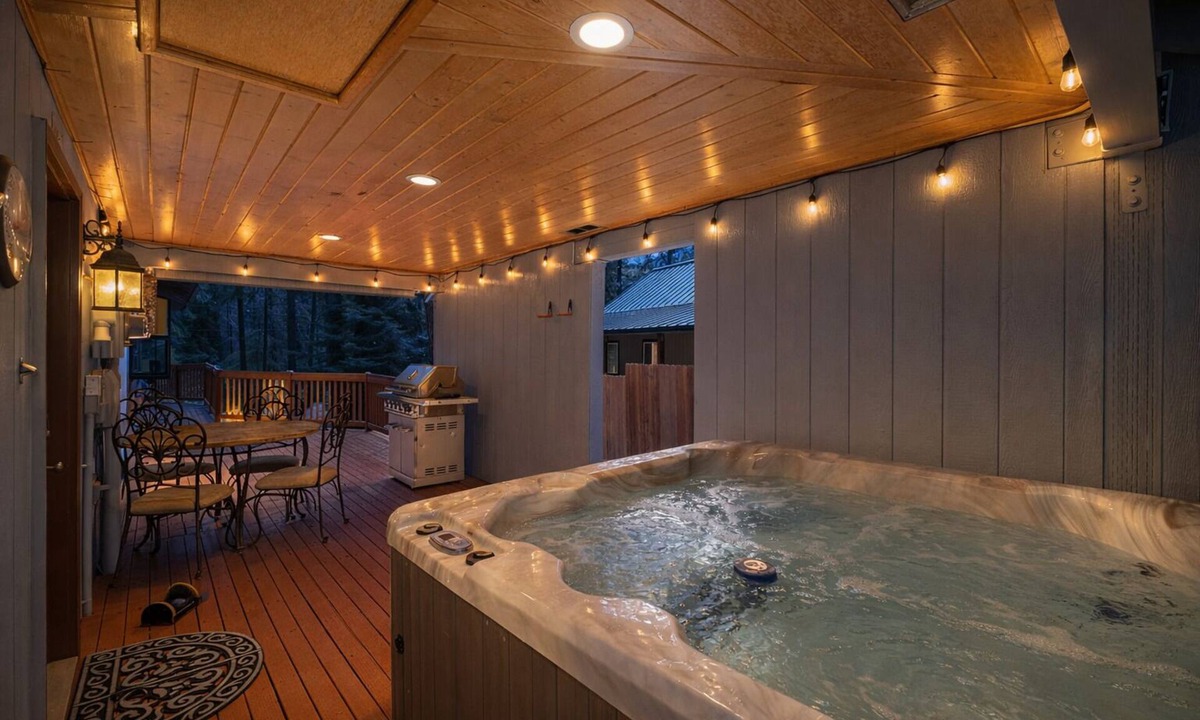 Leavenworth Cabin | Hot Tub | Deck | Firepit | Boat Parking | BBQ