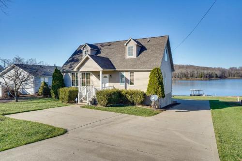 Cadiz House | Hot Tub, Dock & Views: Waterfront Home in Cadiz!