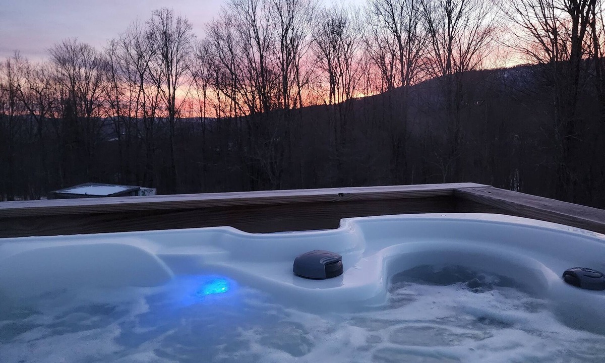 New Kingston House | Hot tub + EV charger