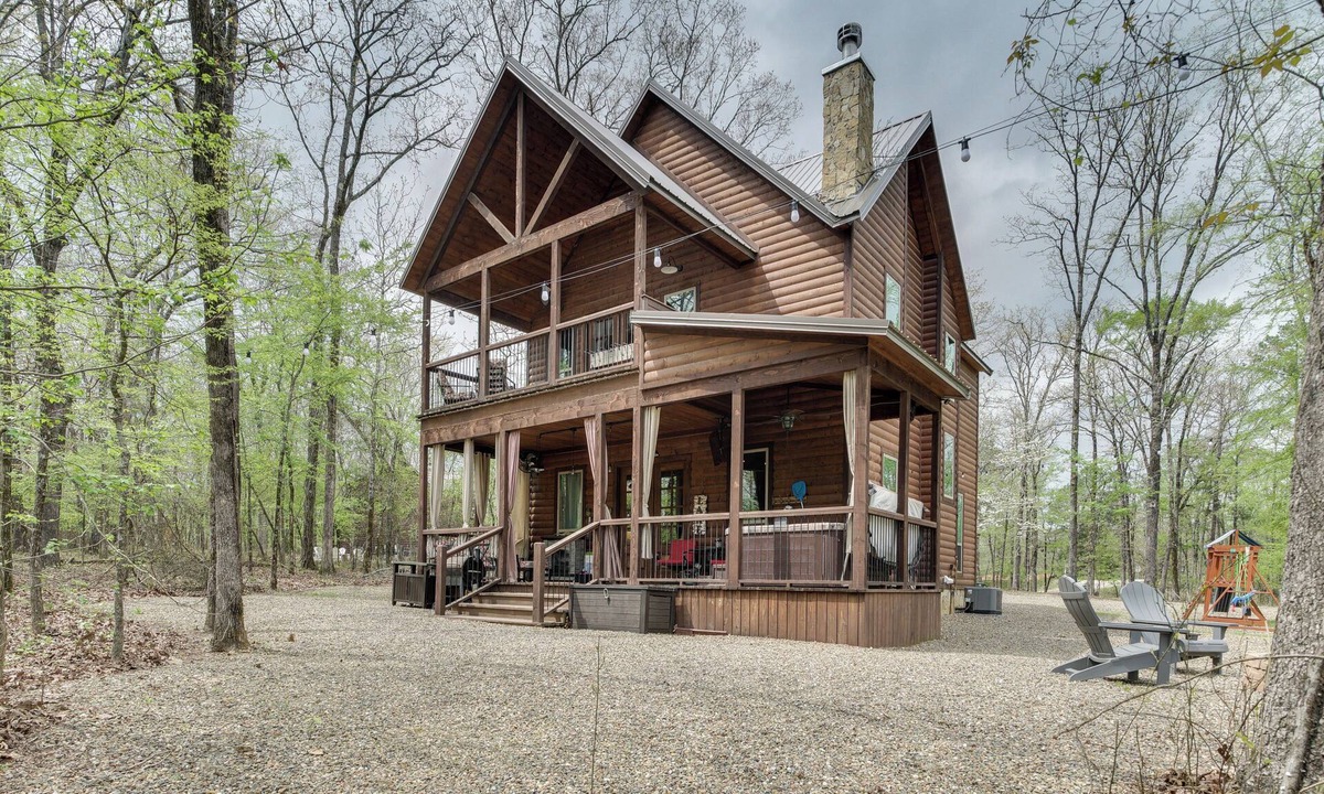 Broken Bow Cottage | Hot Tub & Fire Pit: Broken Bow Retreat!