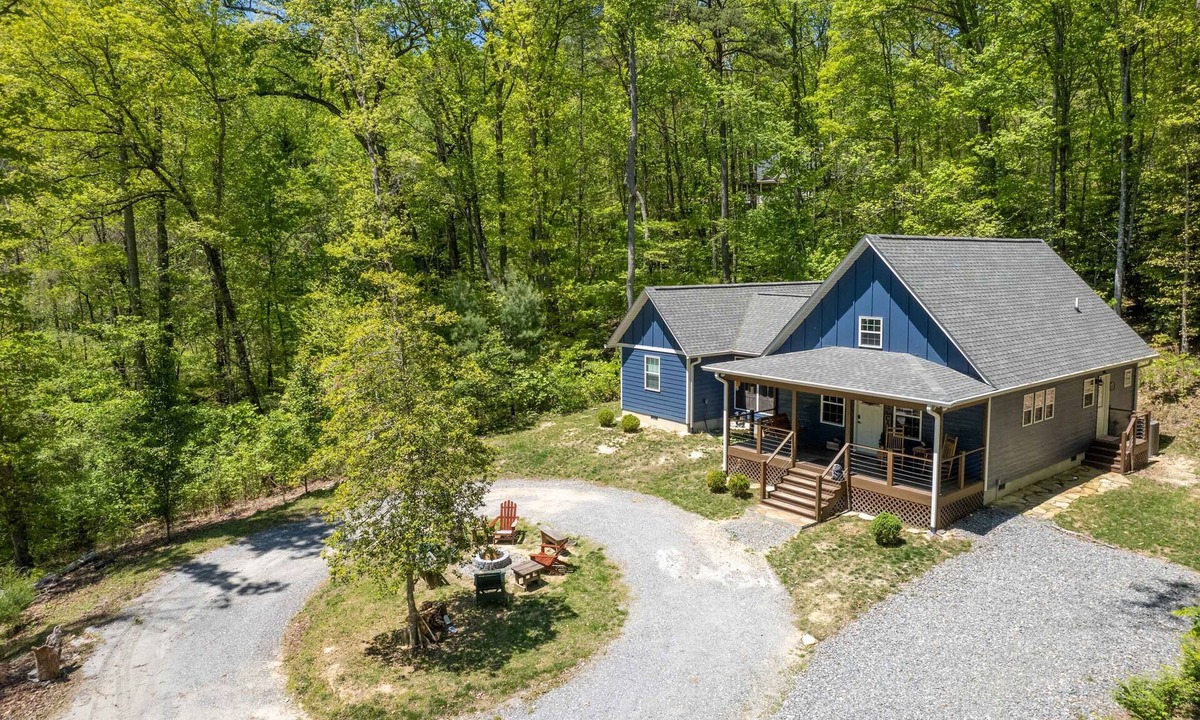 Bryson City Cottage | Hot Tub - Fire Pit - Covered Porch