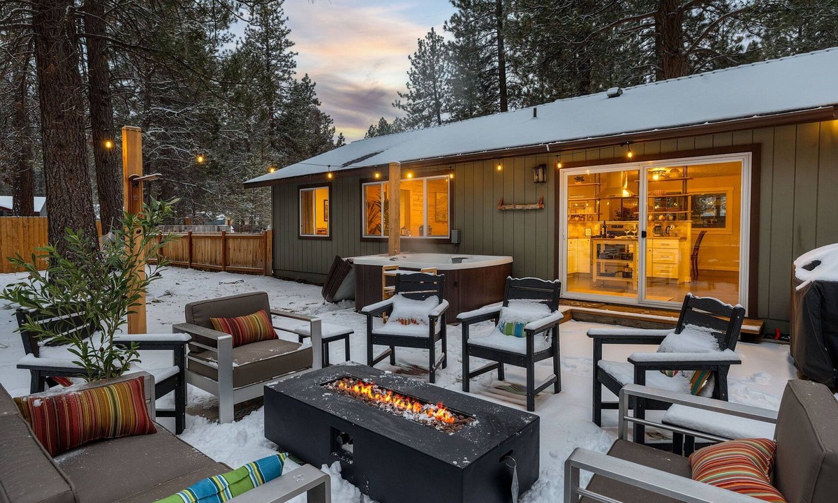 Sisters Cottage | Hot Tub, Fire Pit, Dog Friendly