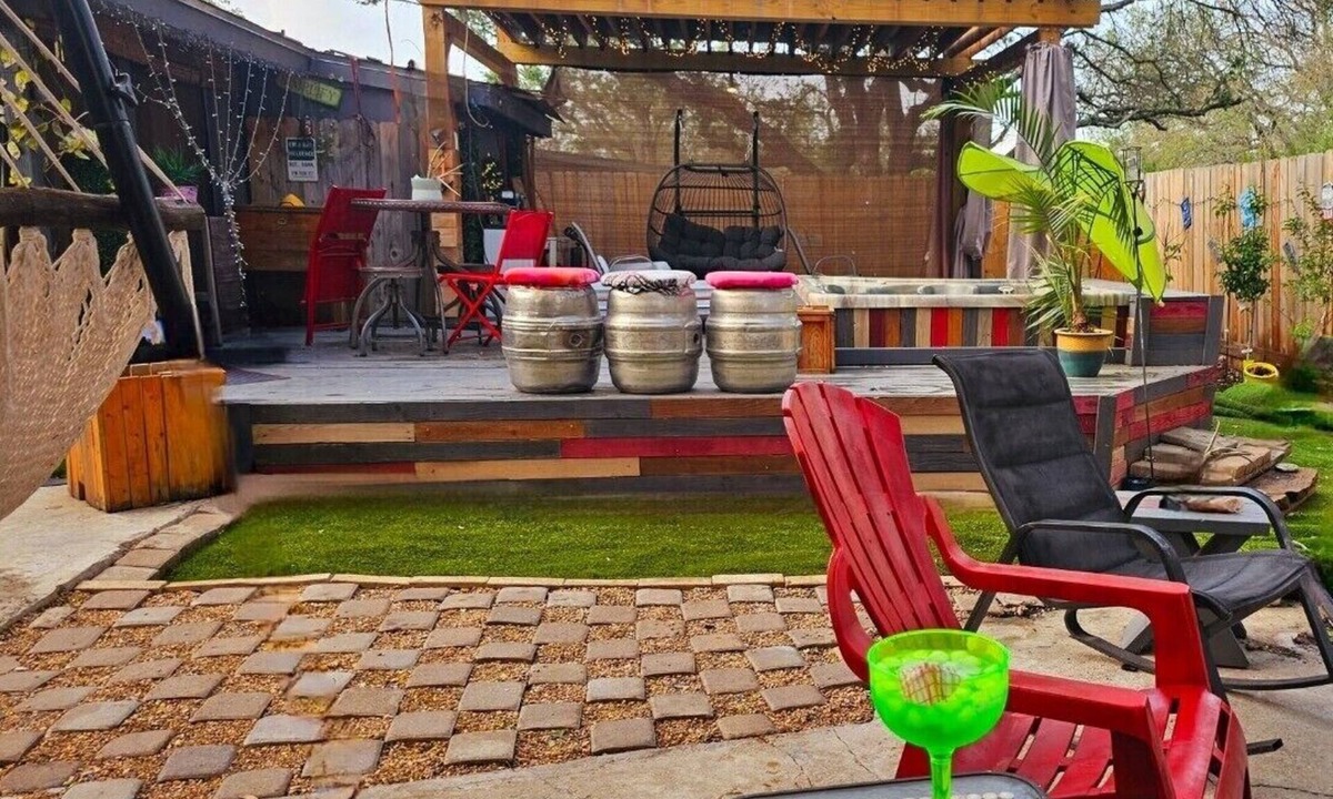 Cedar Park House | Hot tub-fire pit-game room-3 decks -Lake Travis-sleeps 6-house near Austin Texas
