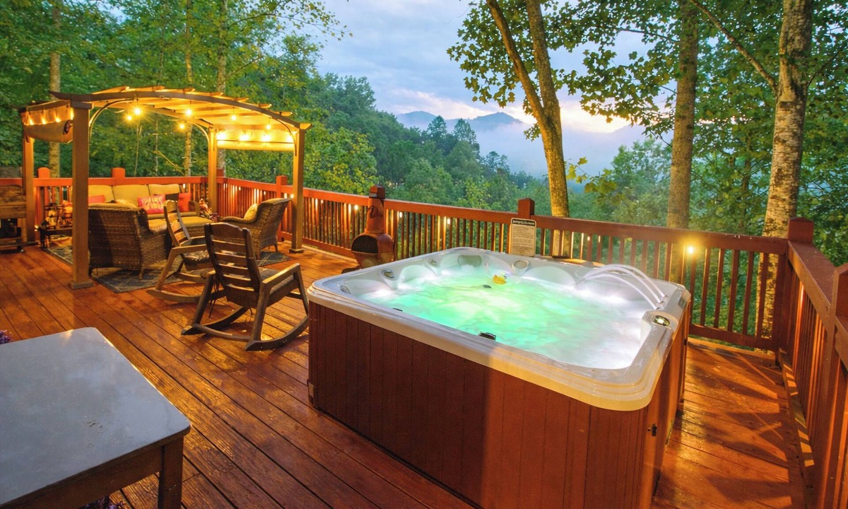 Almond Cabin | Hot Tub, Fire Pit & Lake Access! Almond Cabin