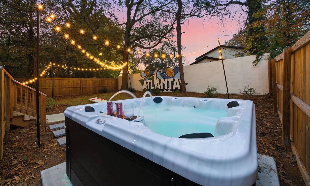 Atlanta House | Hot Tub, Fire Pit, Office+Monitors, Walk2Beltline