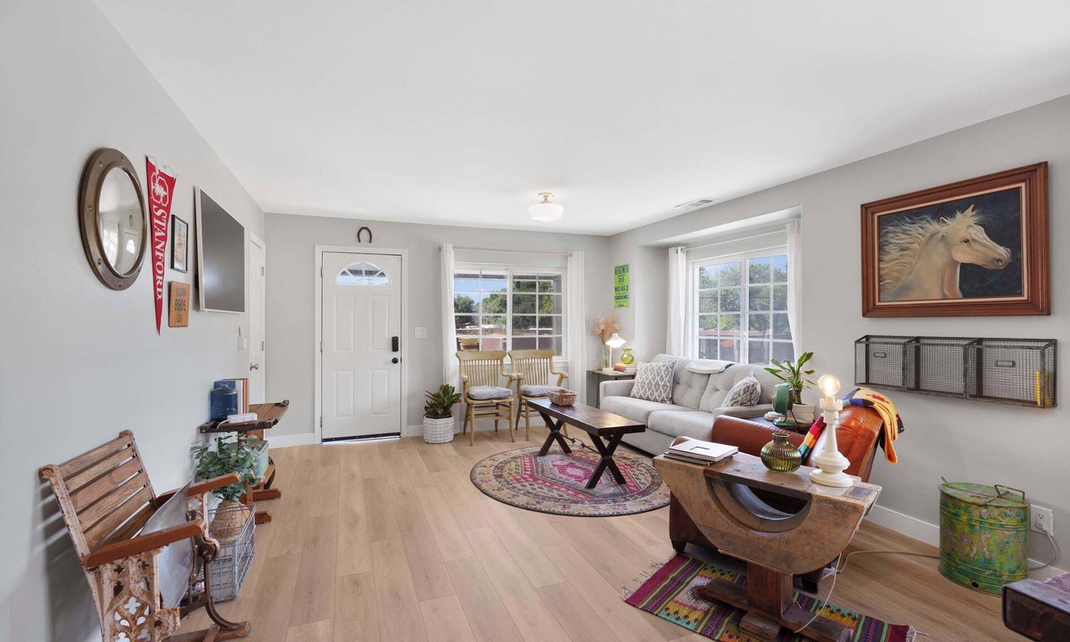 Los Alamos House | Hot Tub, Fire Pit, Pet Friendly, Walk to Bell St