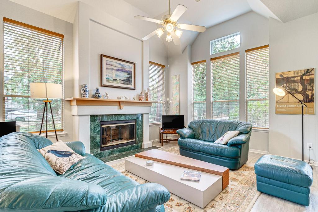 Indian Springs House | Hot Tub, Fire Pit: Retreat in The Woodlands!