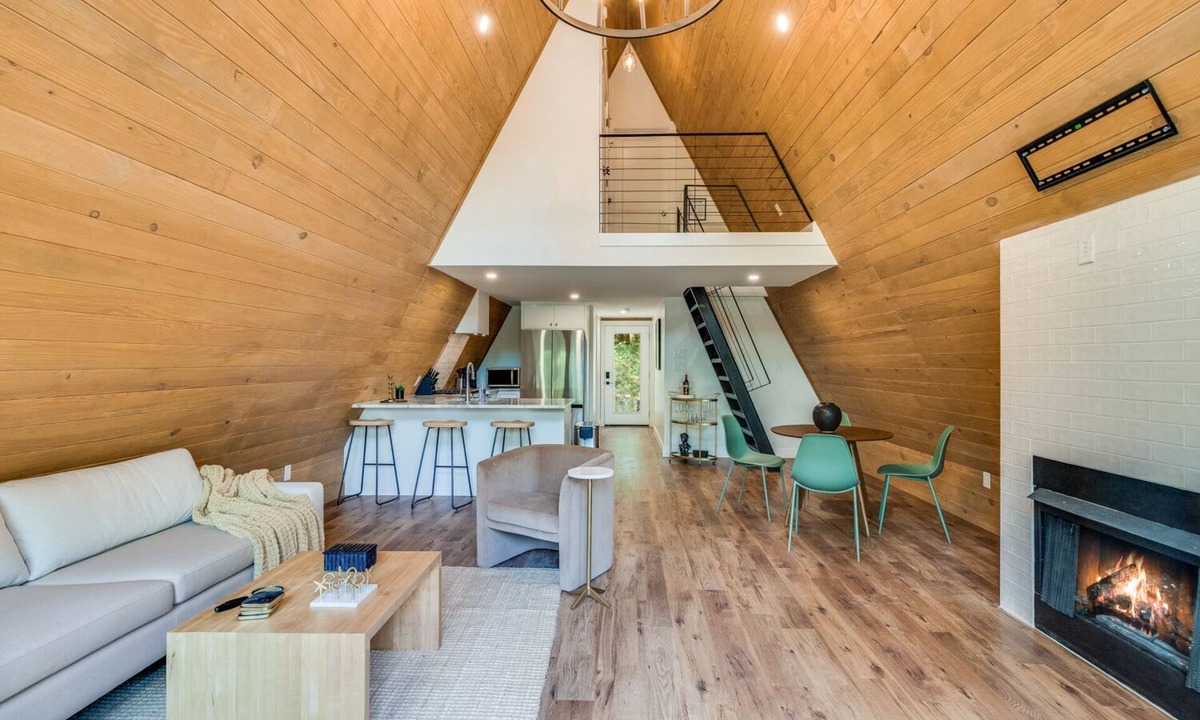 New Iberia Cabin | -Hot Tub & Fire Pit- Relaxing, Modern A-Frame Cabin near Rip Van Winkle Gardens