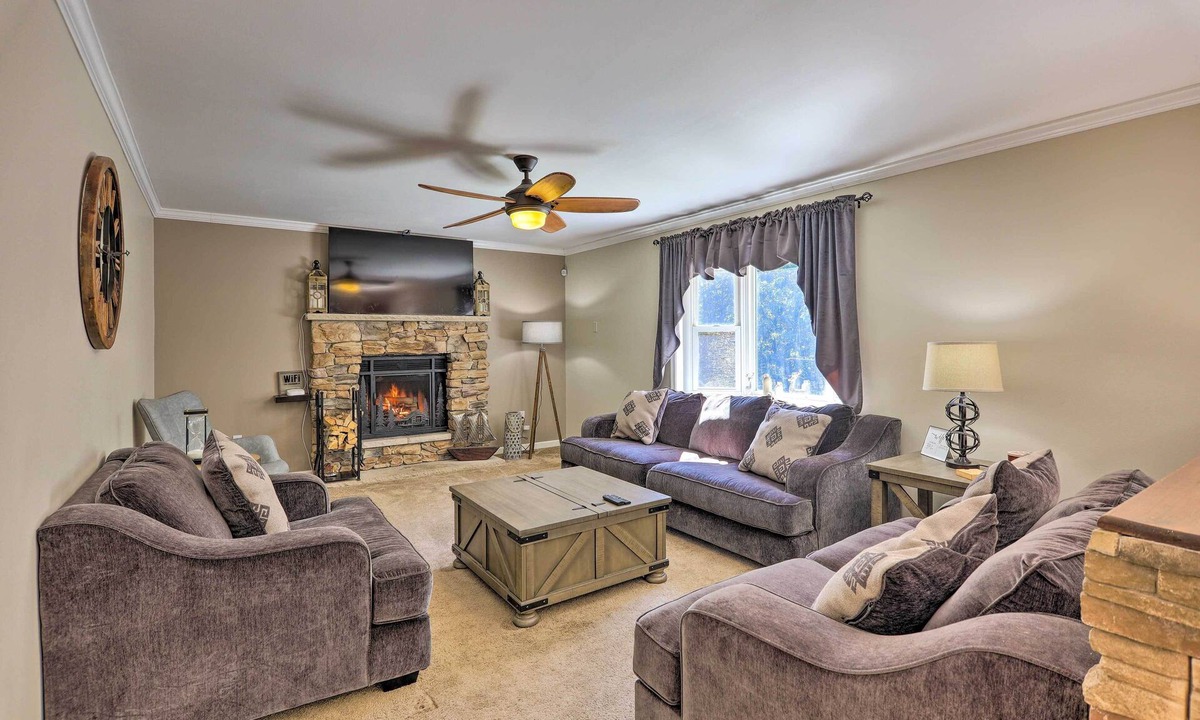 Tunkhannock Township House | Hot Tub, Fire Pit & Lake Access: Poconos Escape!