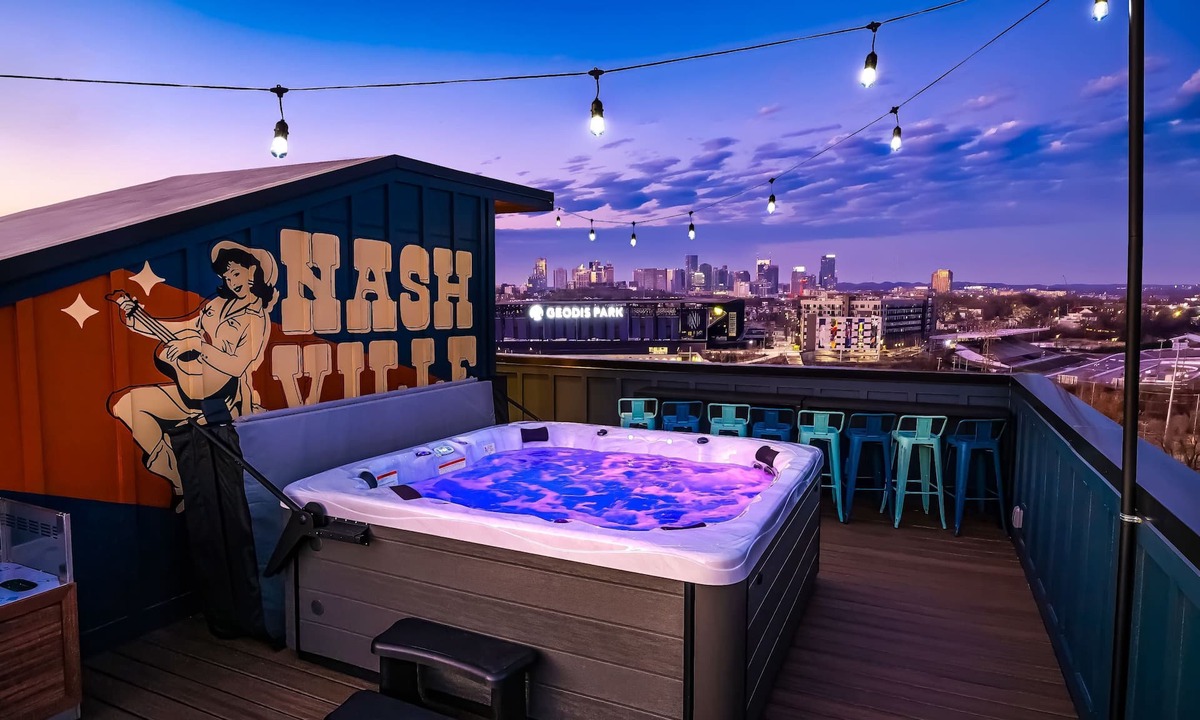 Hurwood Heights House | Hot Tub Game Room Rooftop Downtown Nashville
